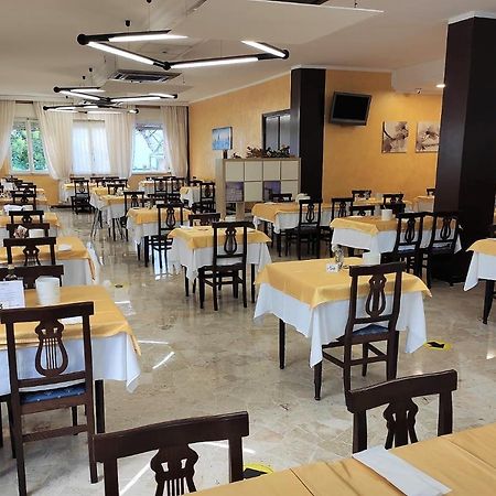Mantovani Hotel Mariu Rimini Exteriör bild