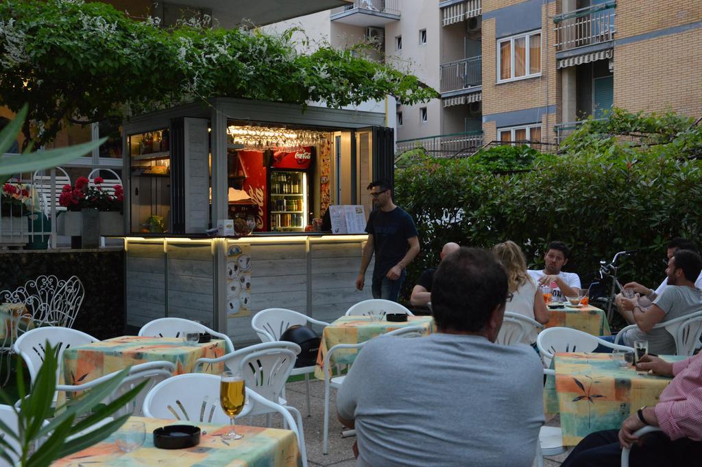 Mantovani Hotel Mariu Rimini Exteriör bild