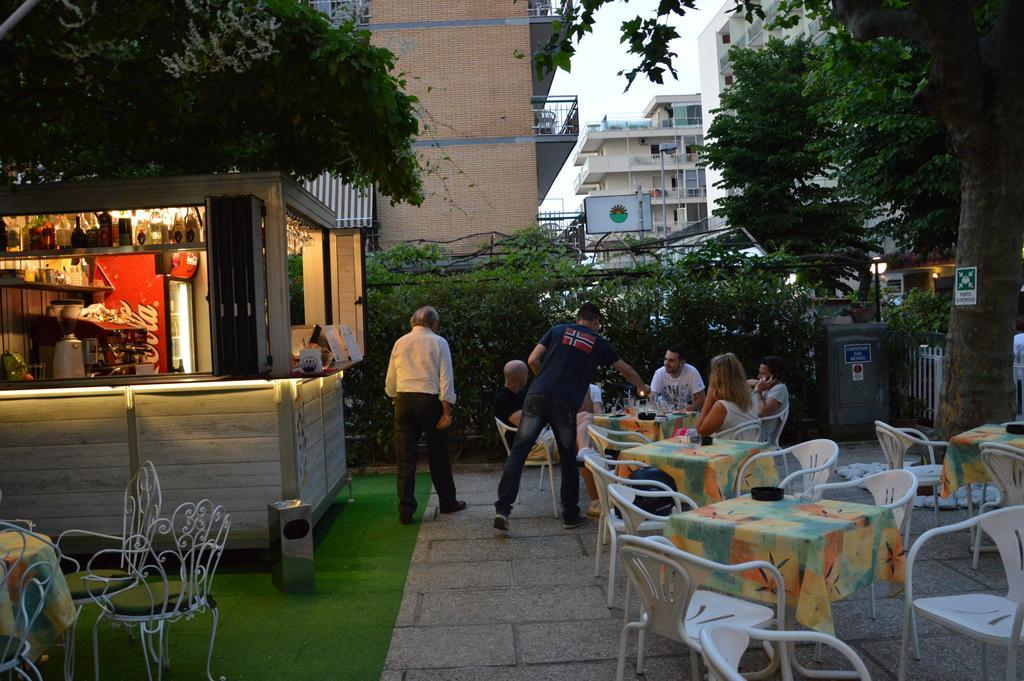 Mantovani Hotel Mariu Rimini Exteriör bild