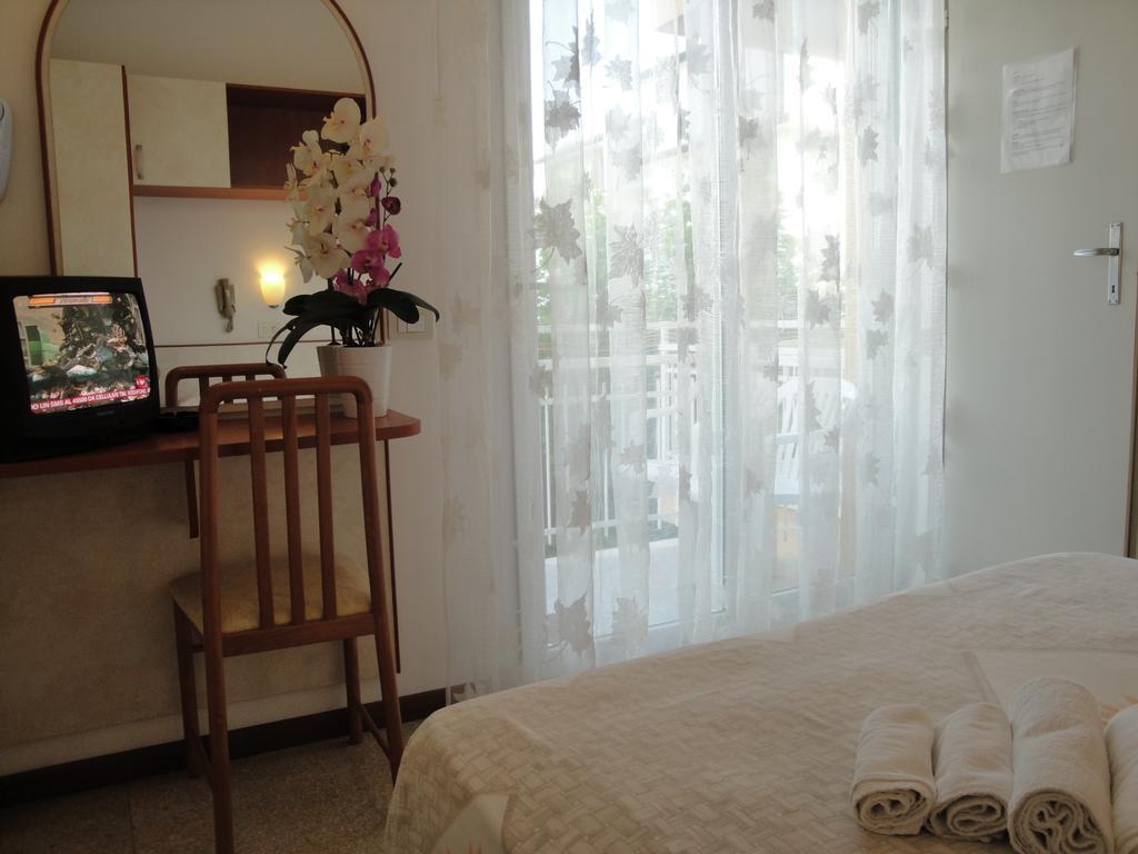 Mantovani Hotel Mariu Rimini Rum bild